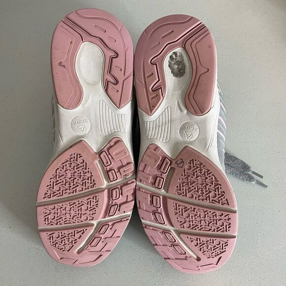 Zeba Grey Slip On Hands Free Sneakers Size 11 - Picture 10 of 16